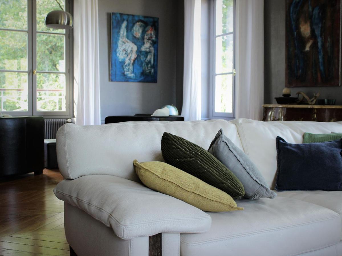 D'hotes Les Rives De La Tronne Bed & Breakfast